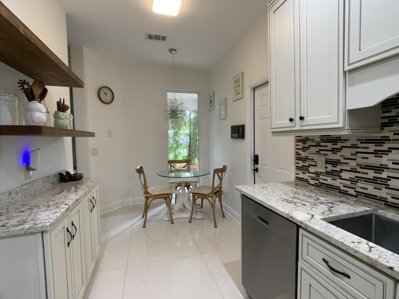 10465 Mateo Ct - Photo 5 of 35