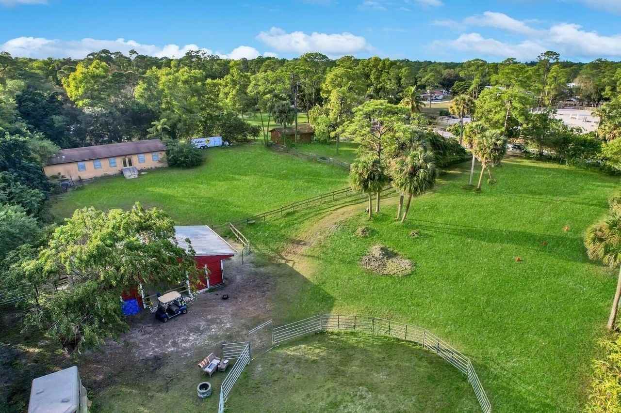 11424 165th Rd N - Photo 3 of 33