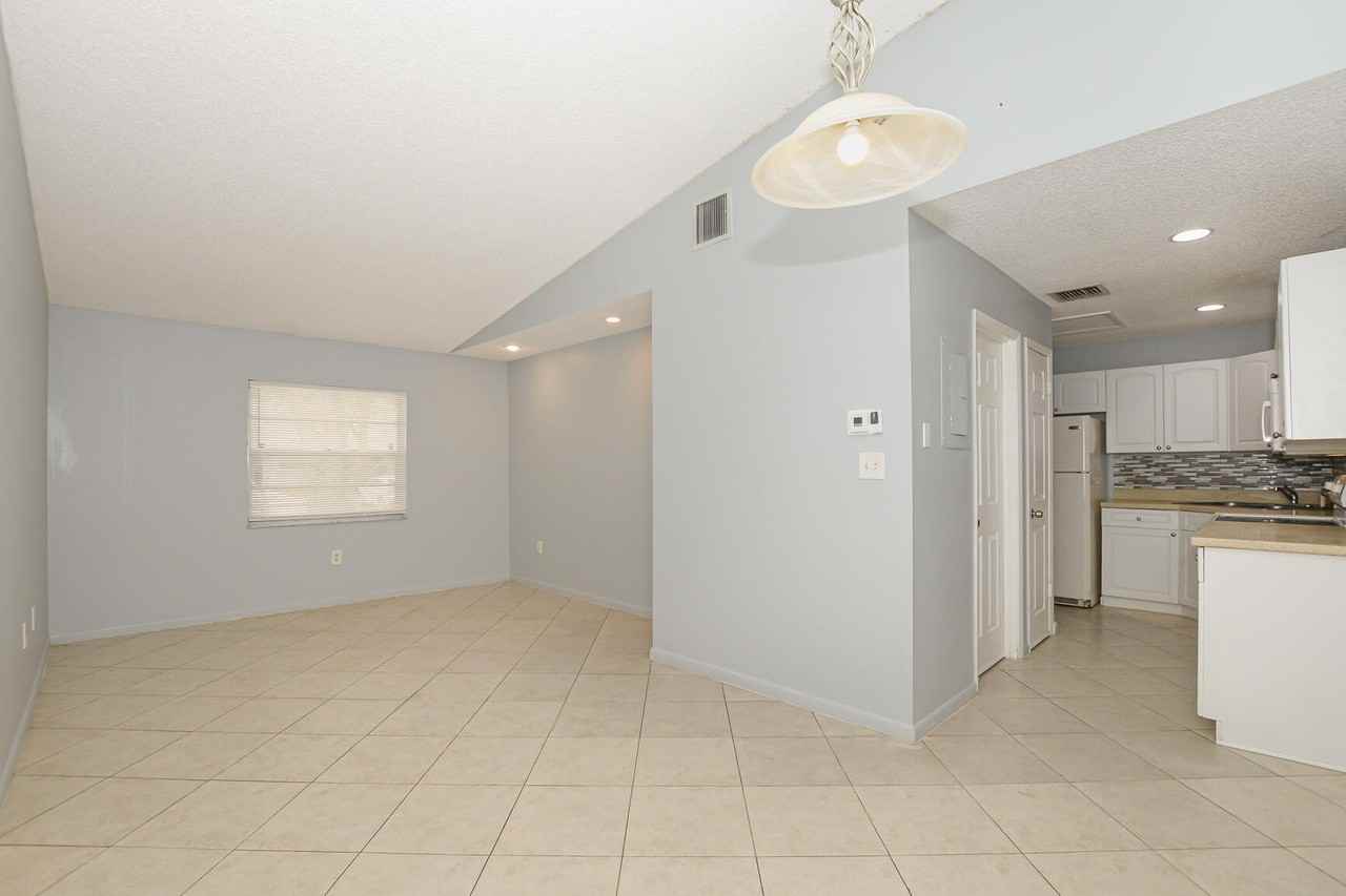 2007 Oleander Blvd #B - Photo 7 of 21