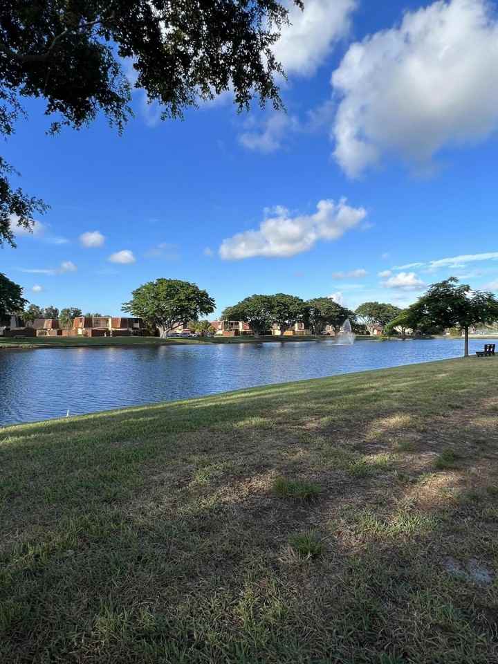 731 Springdale Cir - Photo 2 of 20