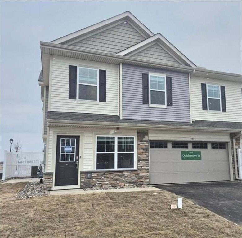 14930 Archdale Ln - Photo 3 of 11