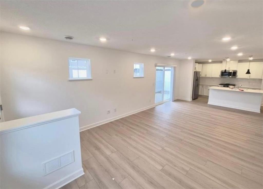 14930 Archdale Ln - Photo 4 of 11