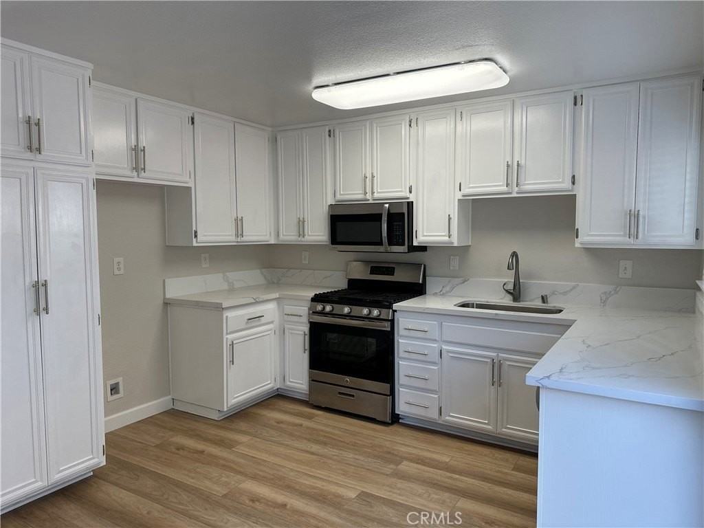 3351 Lincoln St - Photo 4 of 10