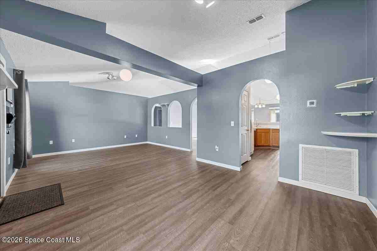 3227 Warsaw Ave Se - Photo 5 of 29