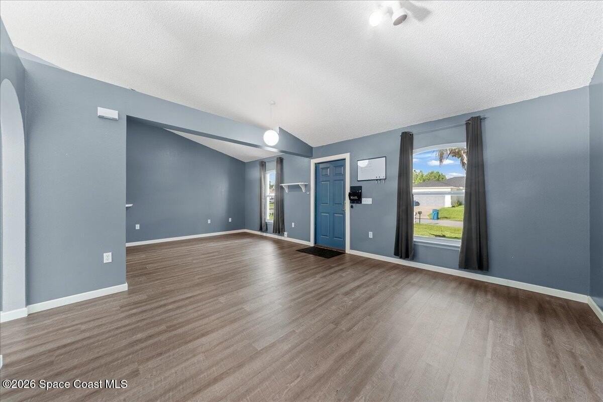 3227 Warsaw Ave Se - Photo 6 of 29