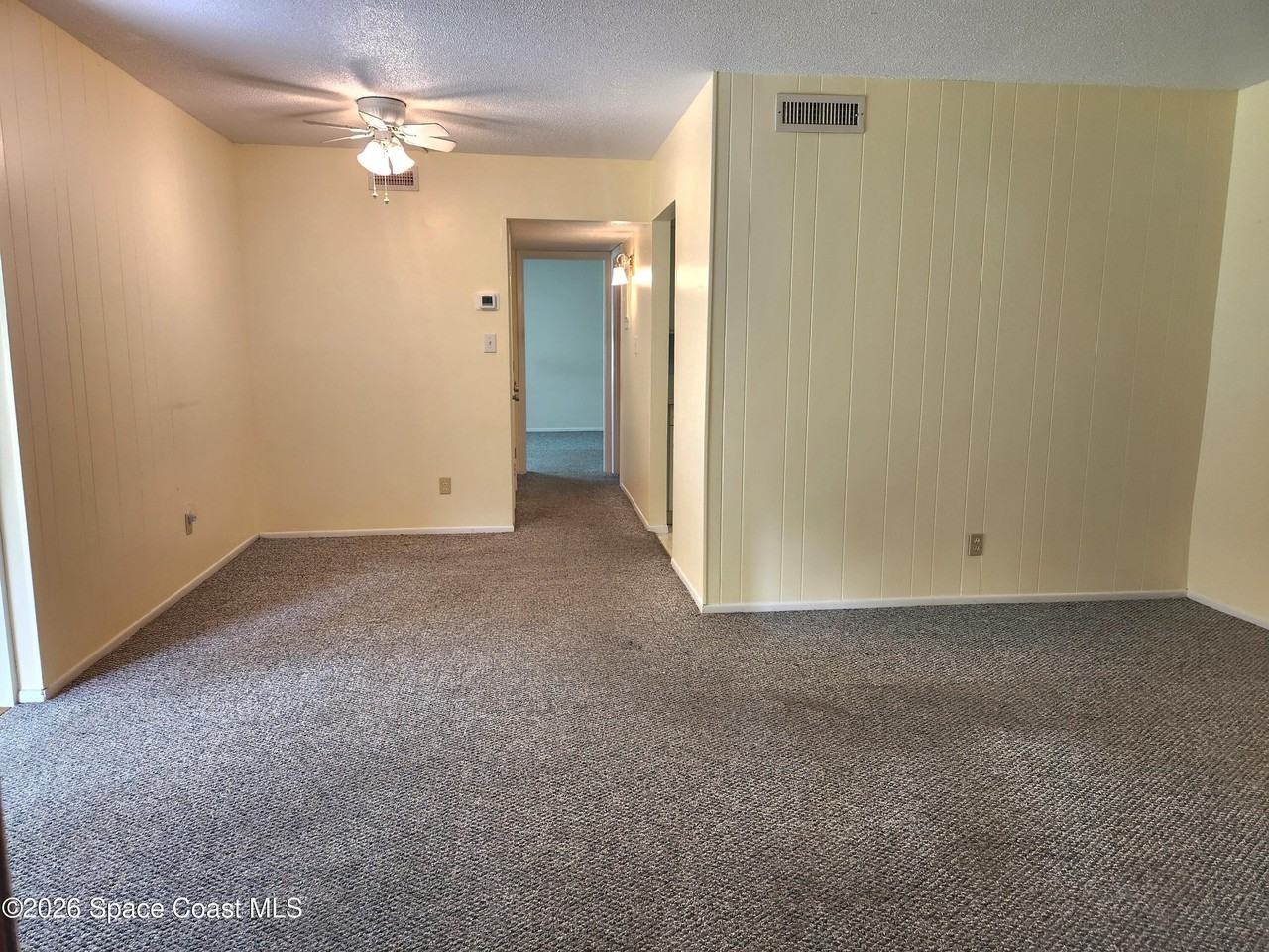 4304 London Town Rd Apt 109 #109 - Photo 3 of 13