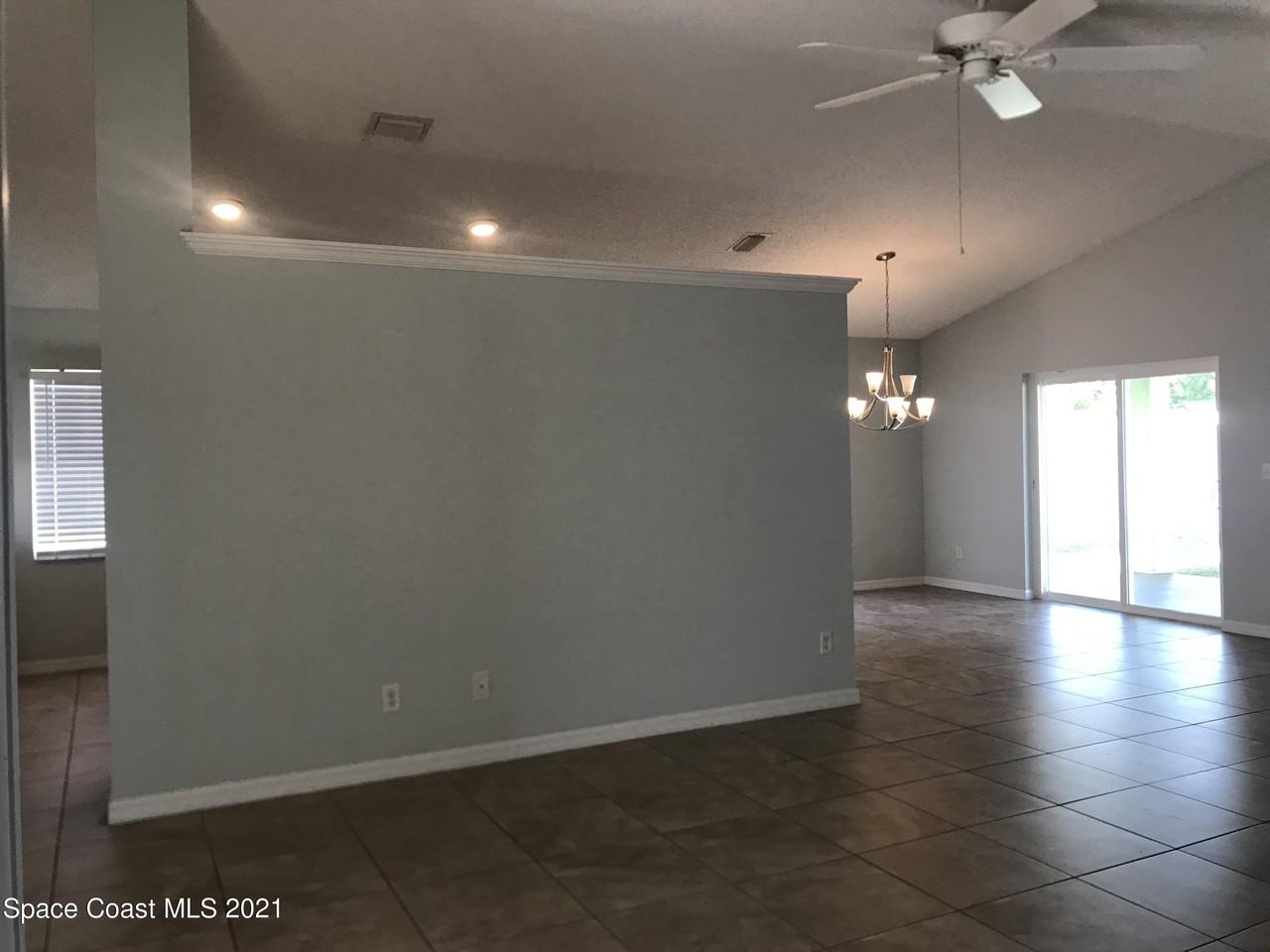 3006 Alice St - Photo 3 of 23