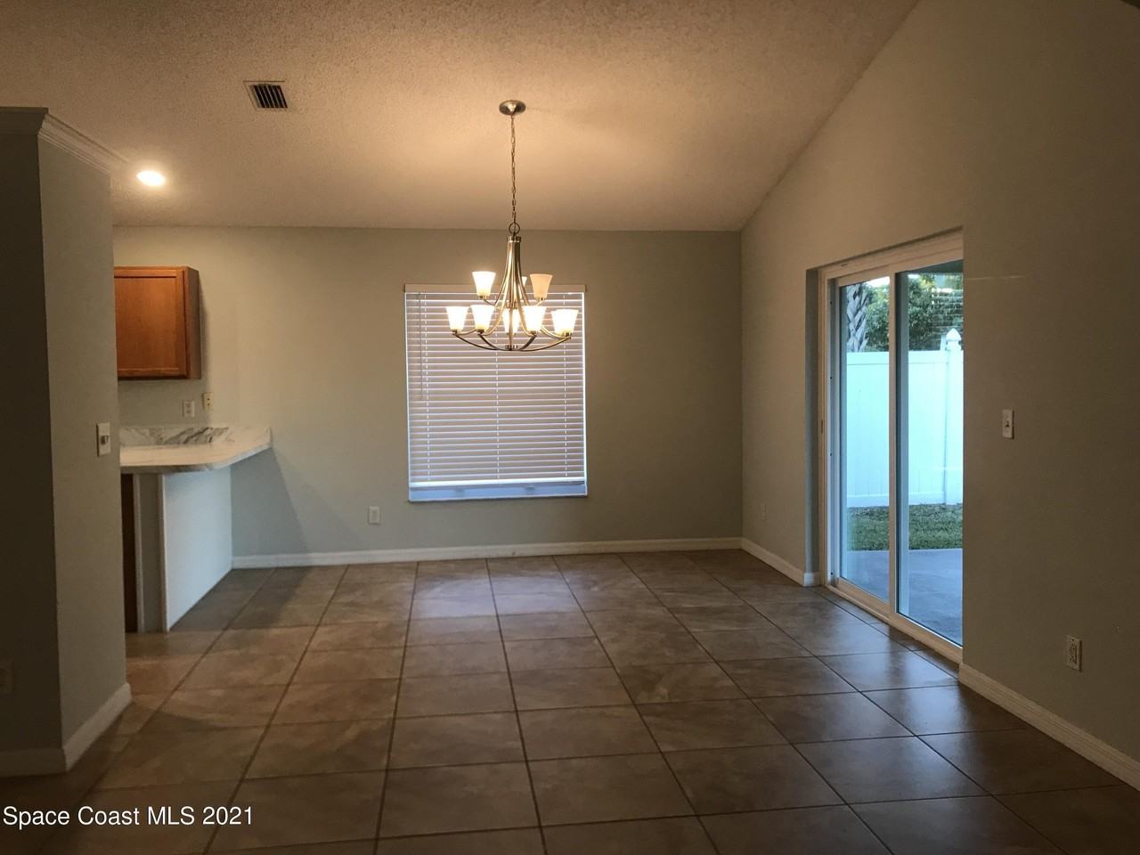 3006 Alice St - Photo 6 of 23