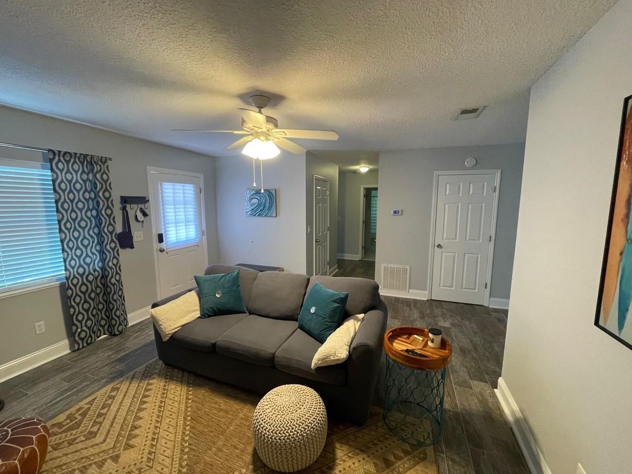 250 Tropic Way - Photo 3 of 16