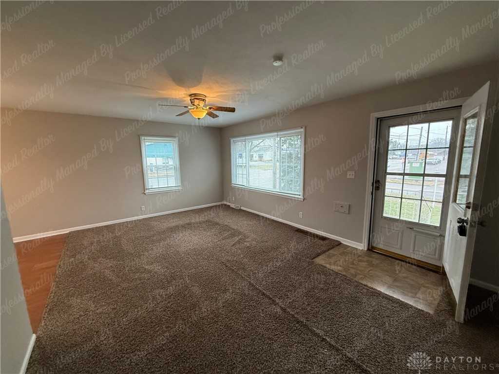 4001 Ellery Ave - Photo 5 of 38