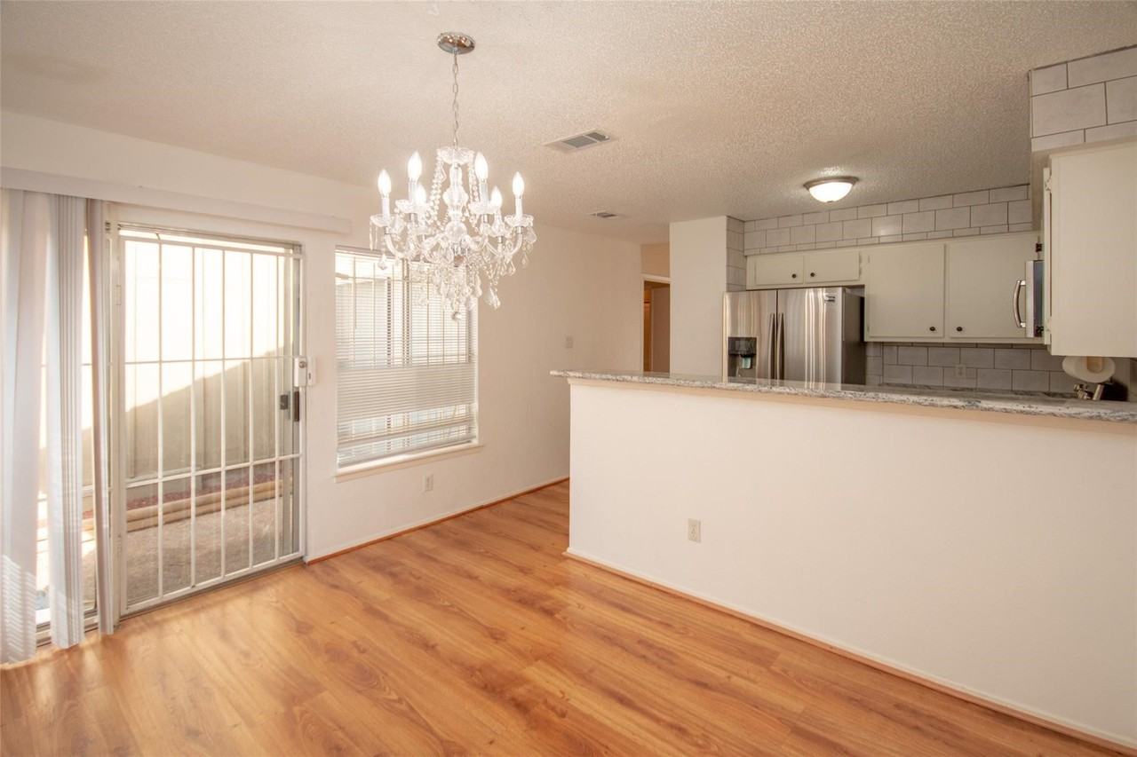 12133 Bob White Dr - Photo 2 of 8