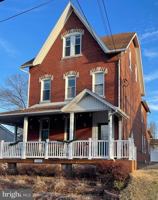 featured image of 326 Walnut St ##2