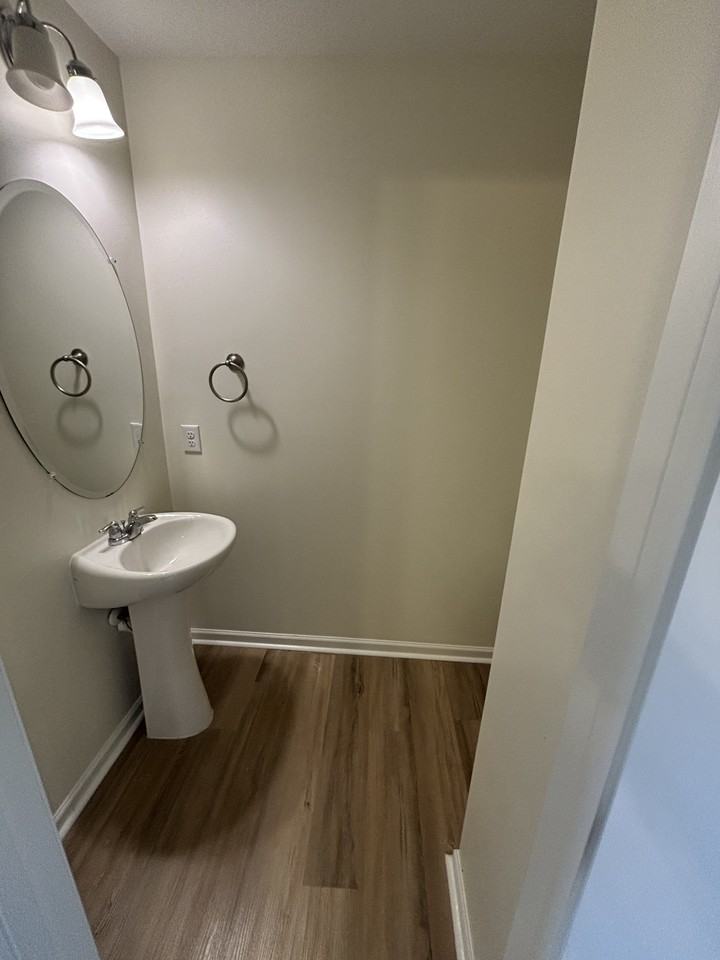 1804 Riverbirch Ln - Photo 3 of 19