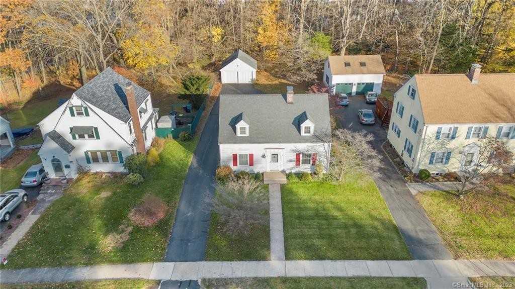 87 Sylvan Rd - Photo 2 of 30