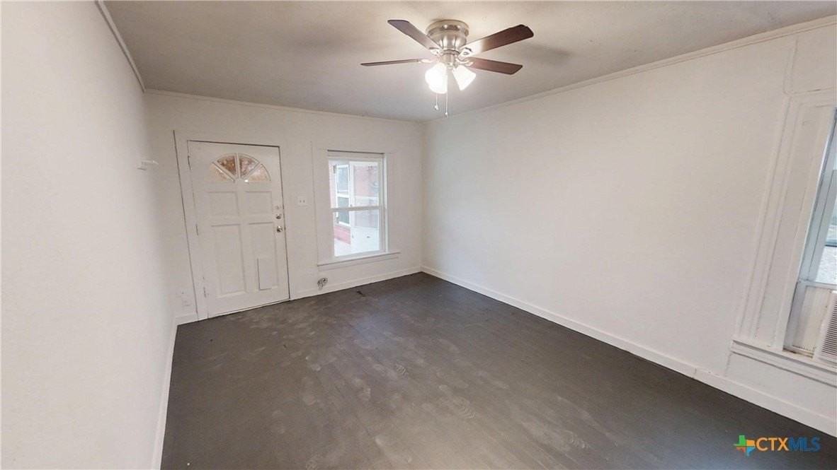 1114 S 2nd St - Photo 5 of 13