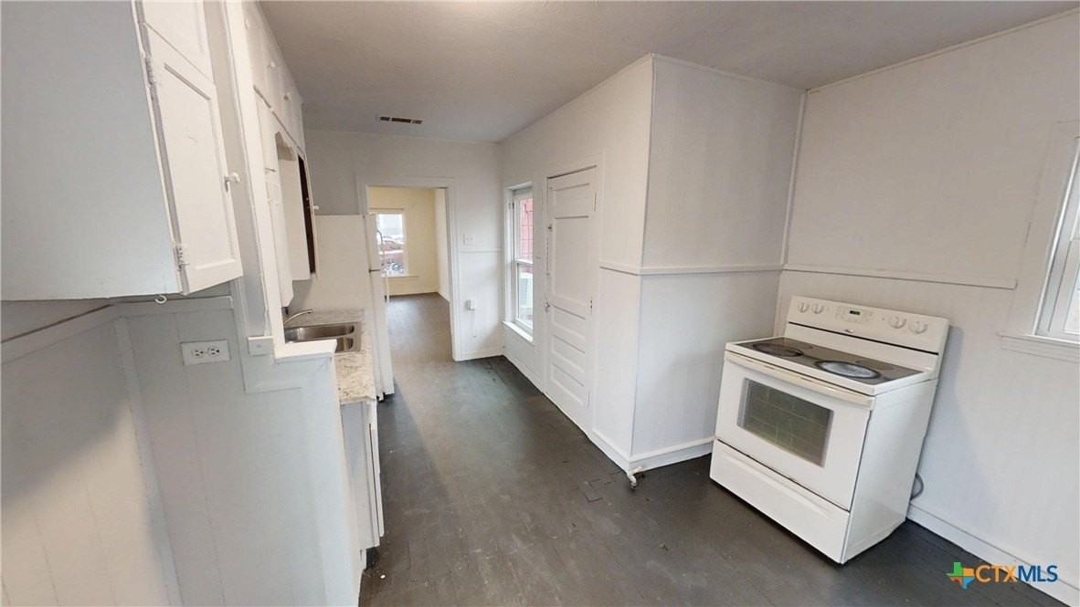 1114 S 2nd St - Photo 7 of 13