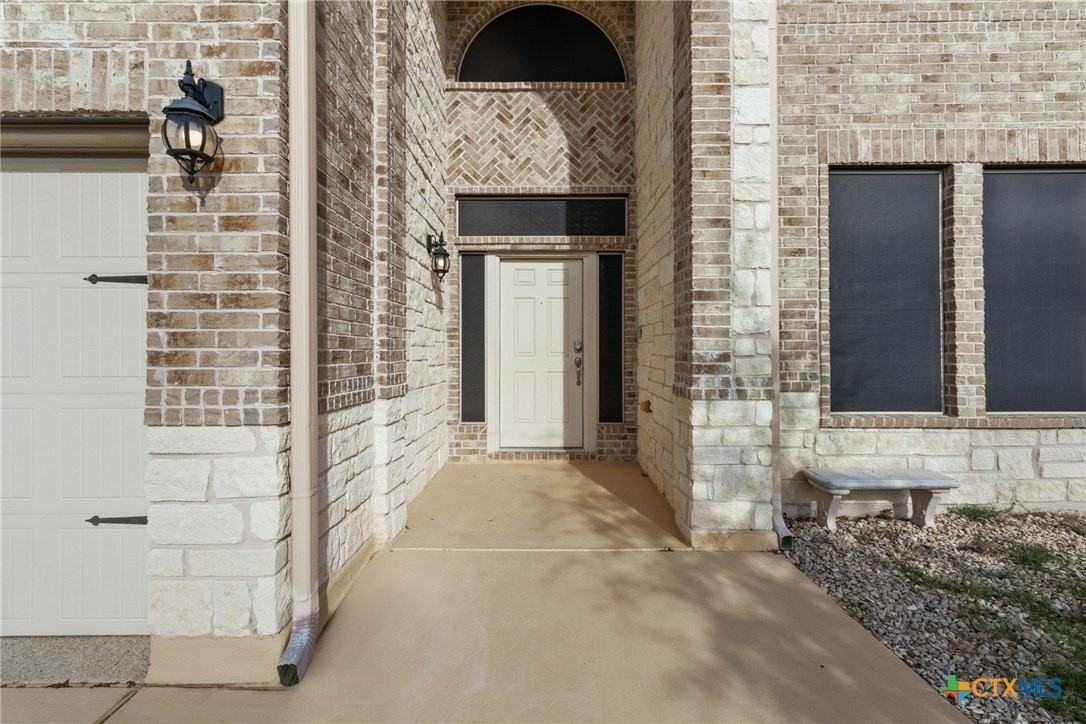 309 Paddock Ln - Photo 3 of 40