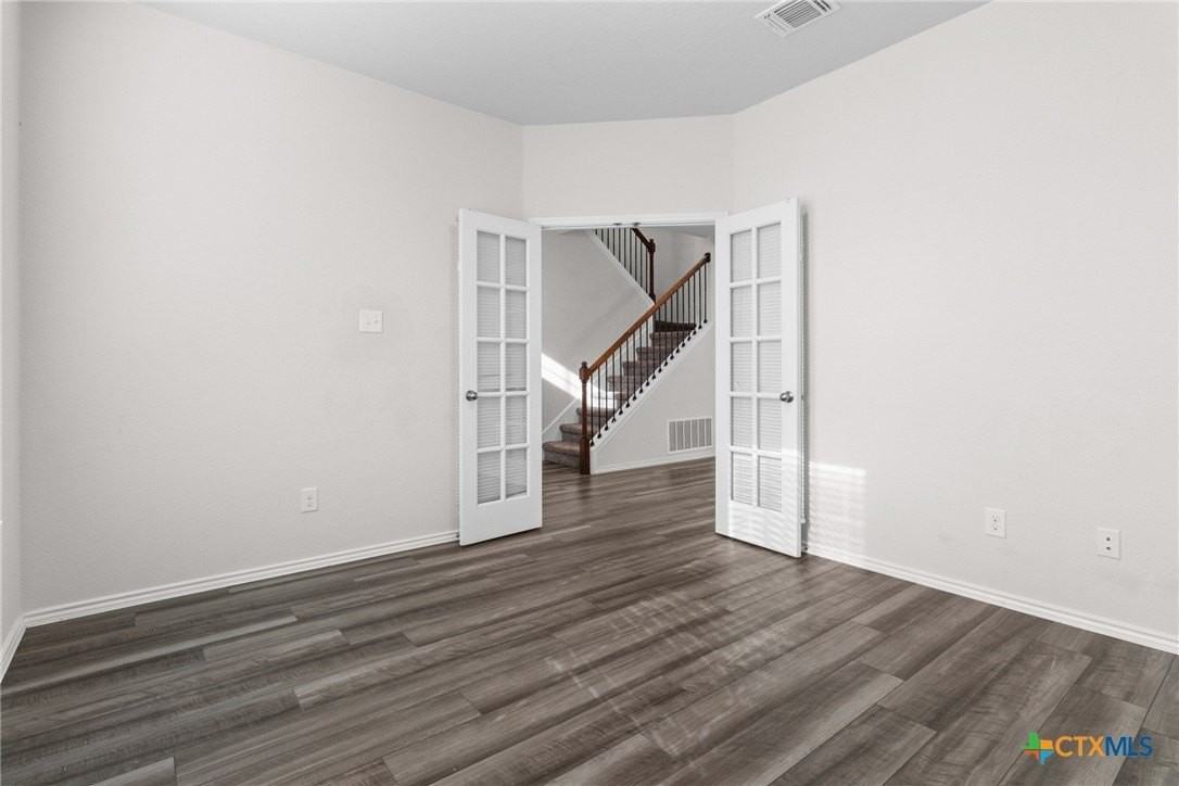 309 Paddock Ln - Photo 5 of 40