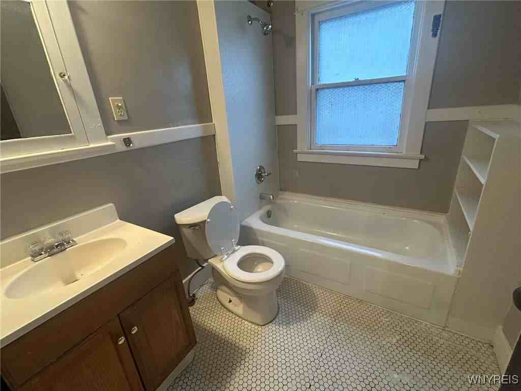 528 Ontario St - Photo 7 of 11