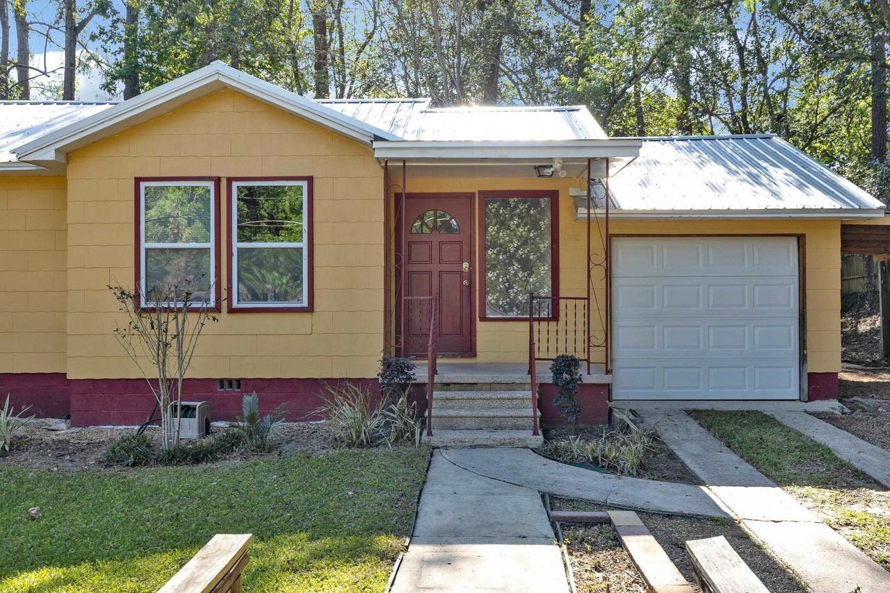 1212 Carraway St - Photo 2 of 22