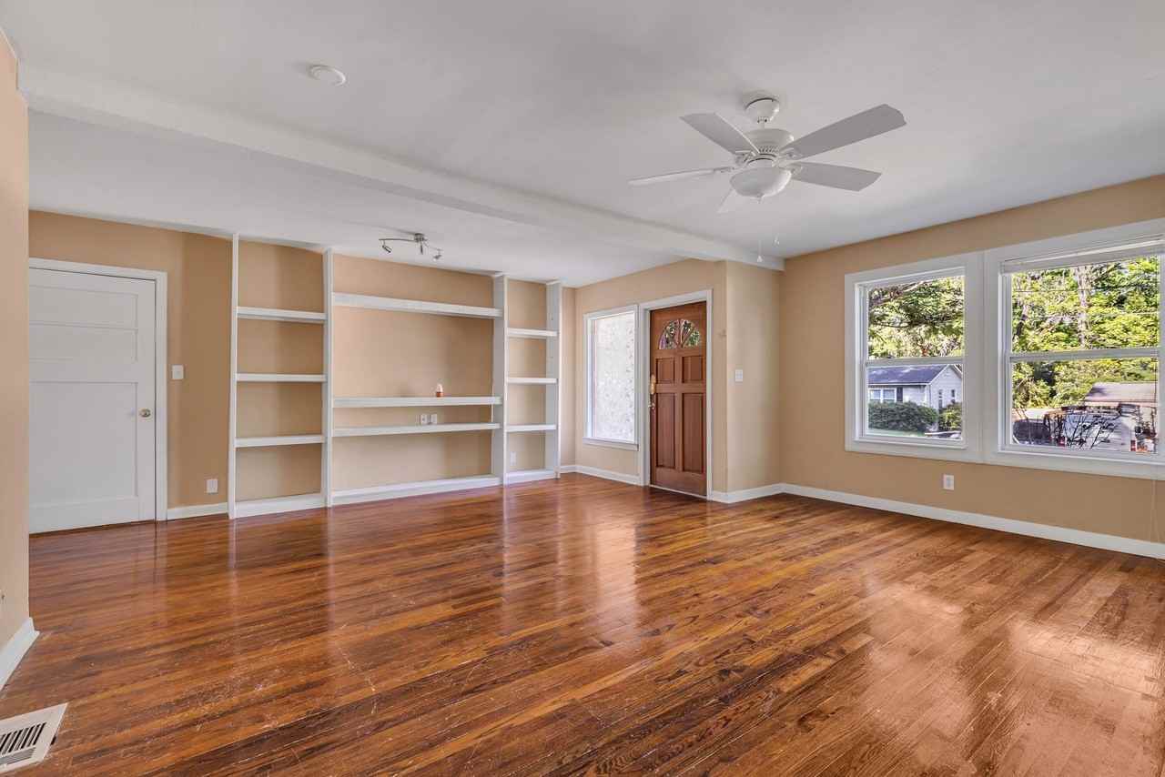 1212 Carraway St - Photo 5 of 22