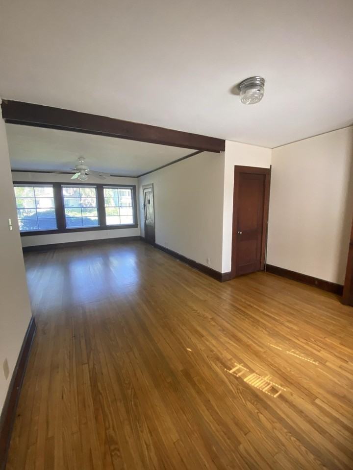 545 E Park Ave Apt 1 #1 - Photo 5 of 15