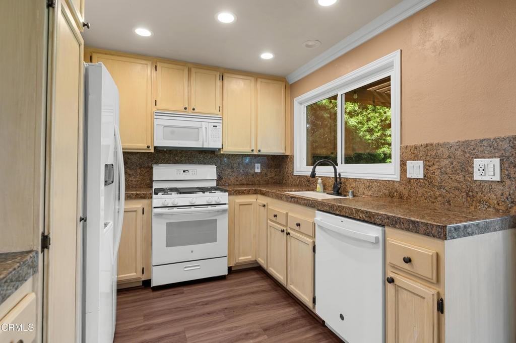 5059 Via Calderon - Photo 4 of 16