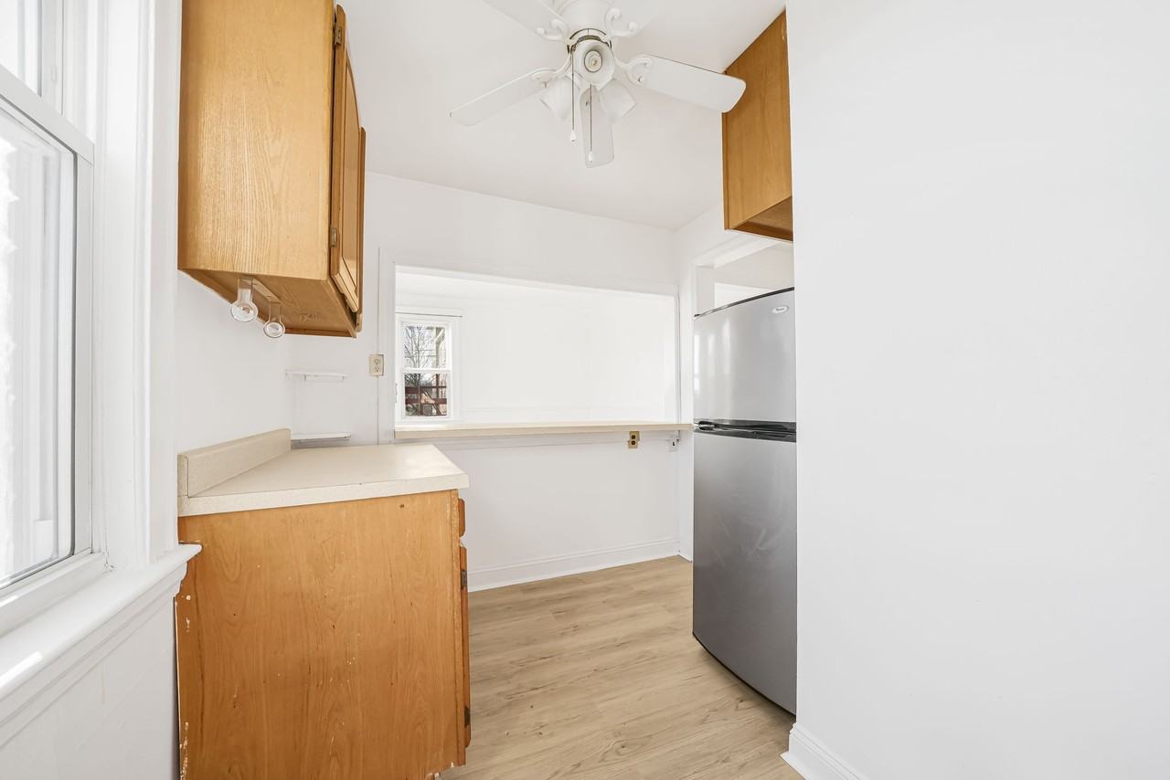 213 Park Ave Apt 7 - Photo 7 of 15