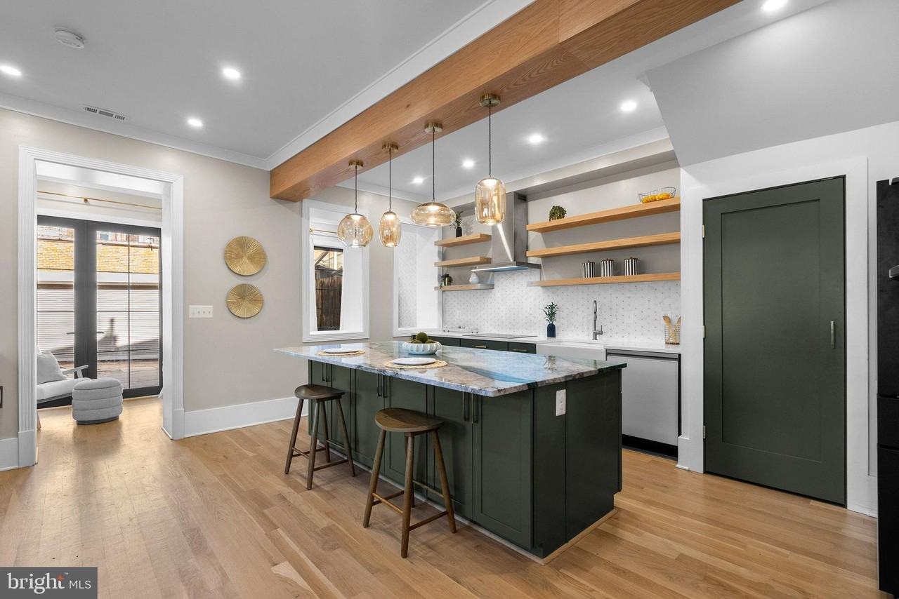 1616 Kilbourne Pl Nw - Photo 4 of 50