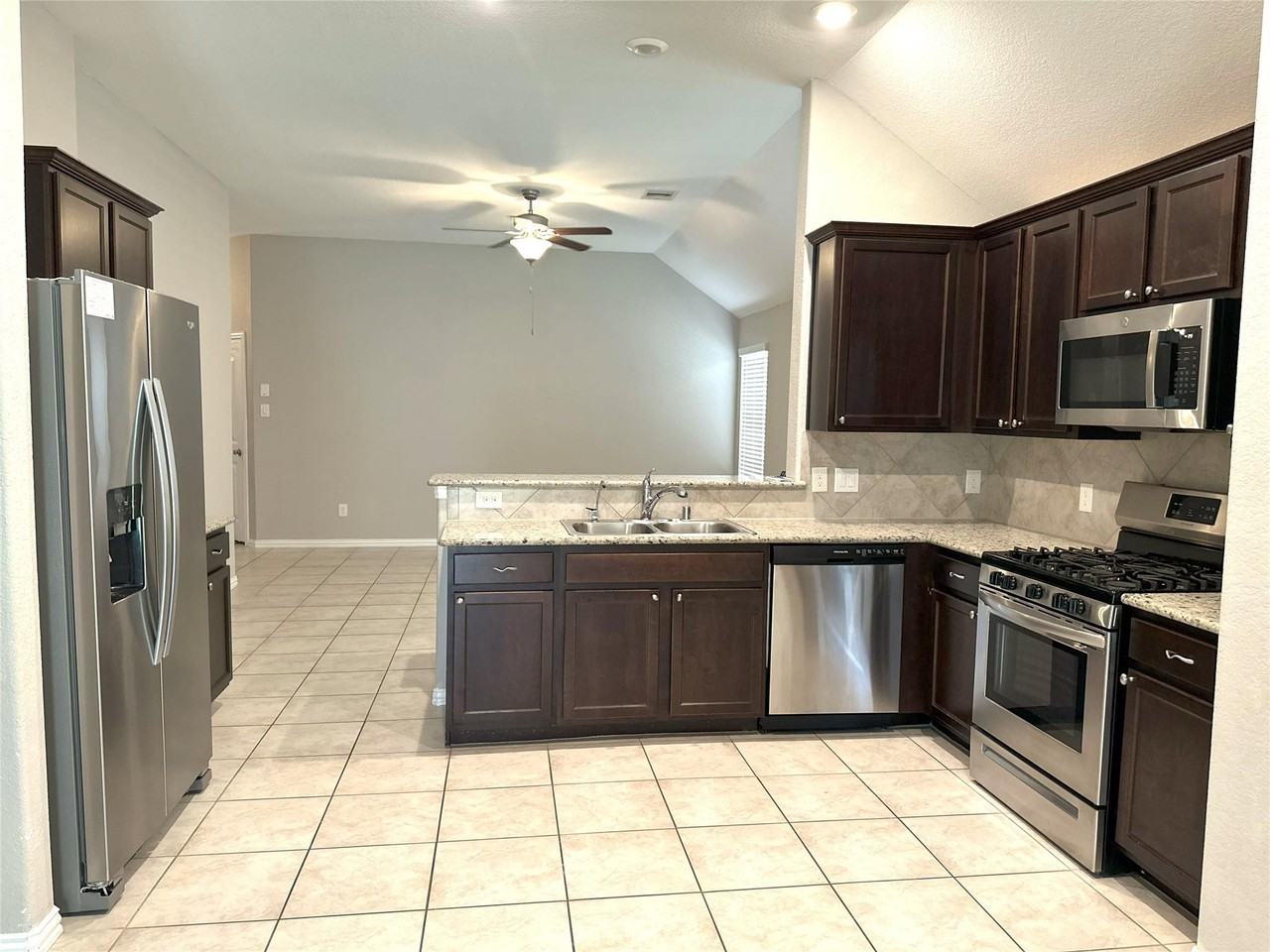 16702 Peralta Bay Cir - Photo 5 of 15