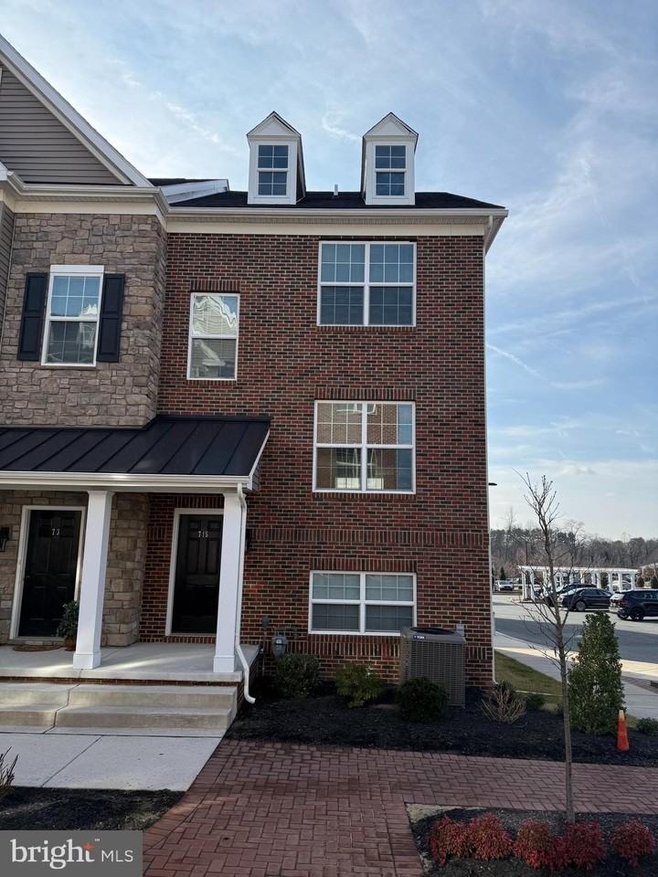 715 Pony Ln - Photo 2 of 26