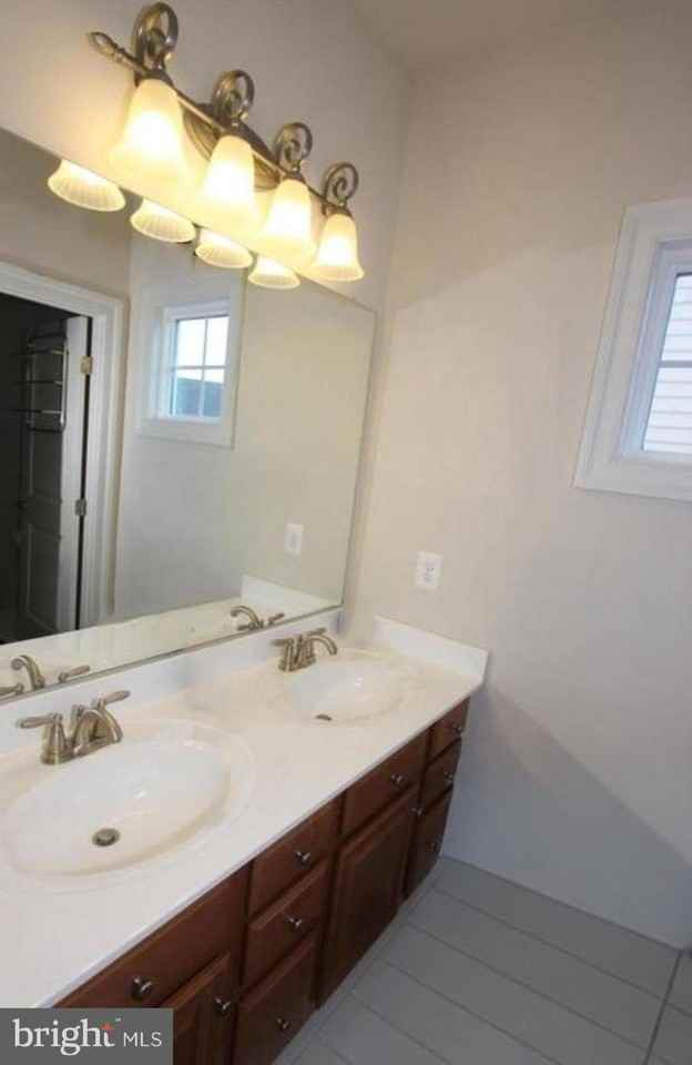 612 Samantha Ct - Photo 4 of 20