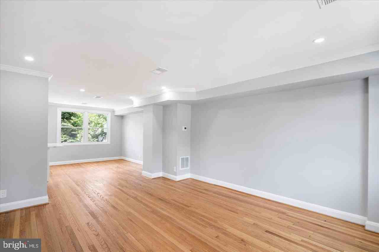 3551 Shannon Dr - Photo 4 of 14