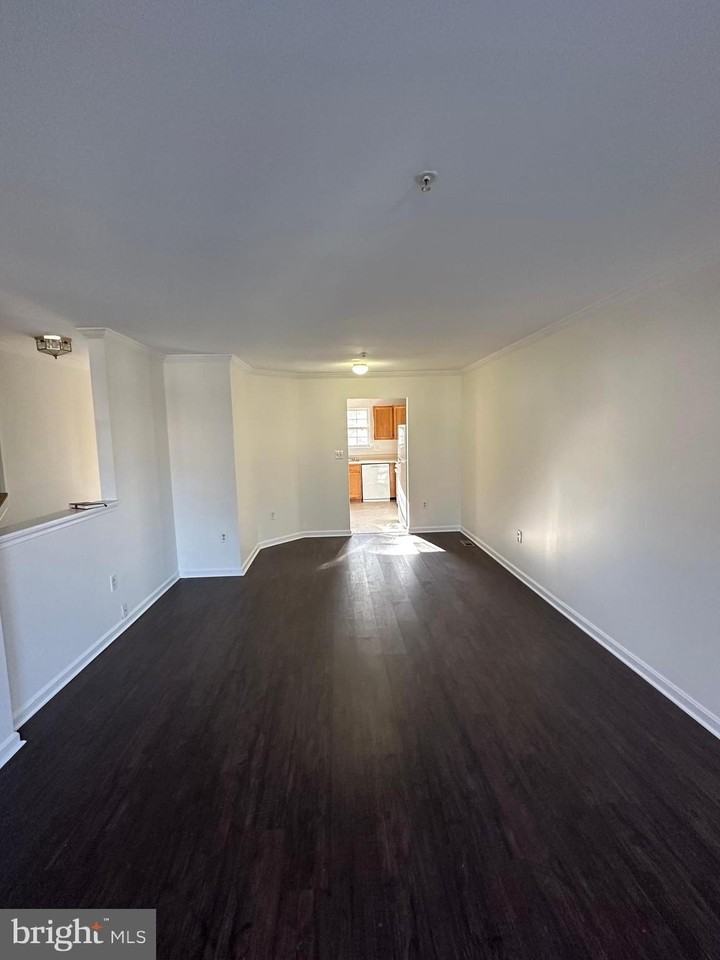 4908 Lockard Dr - Photo 4 of 25