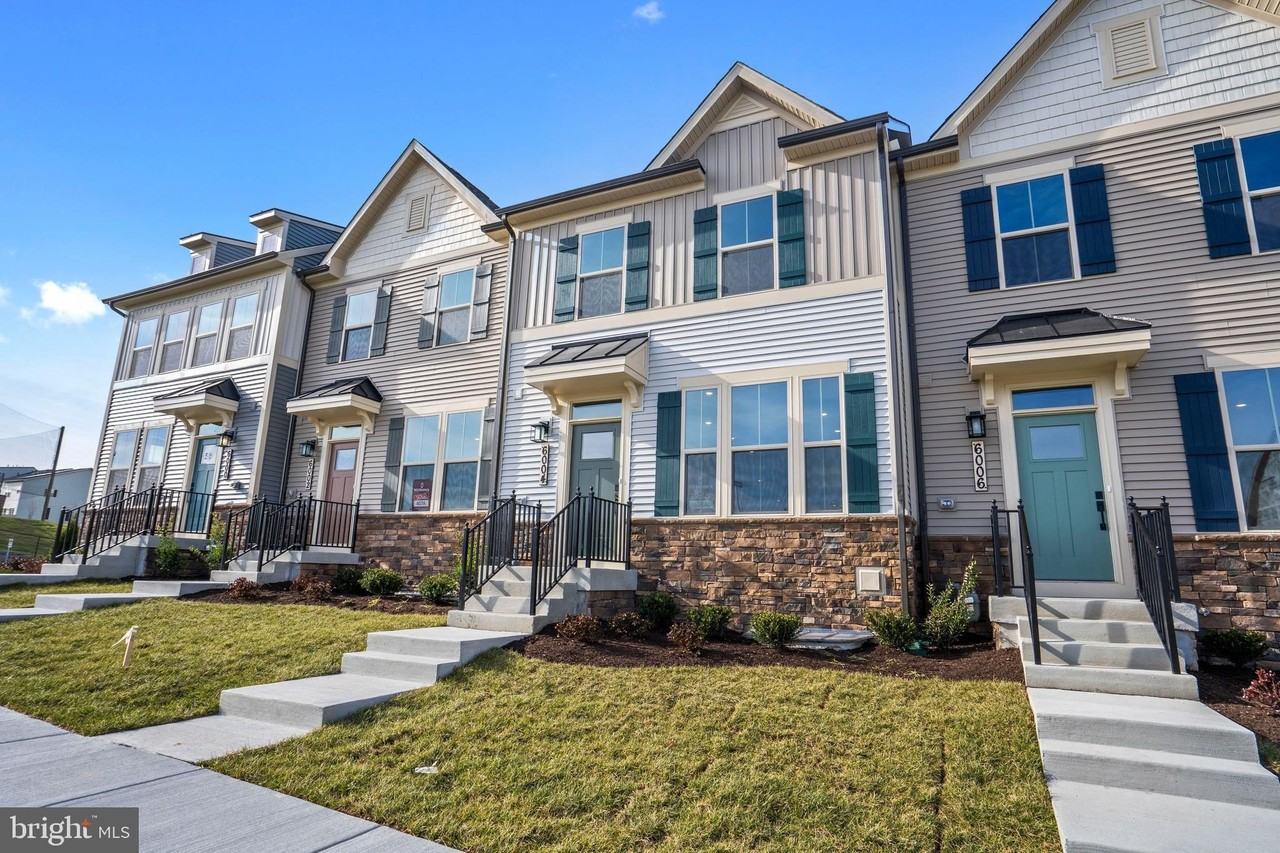 6004 Stoneroller St - Photo 2 of 37