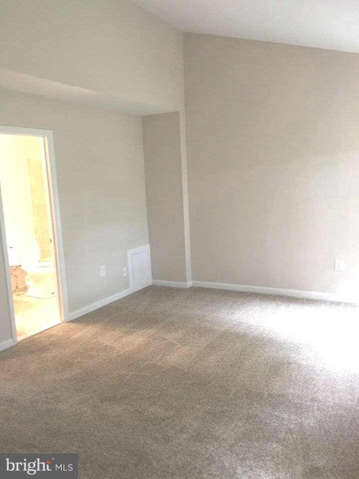 5324 King Charles Way - Photo 7 of 14