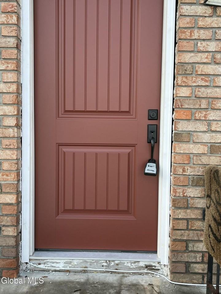 5 Webster Ct - Photo 4 of 17