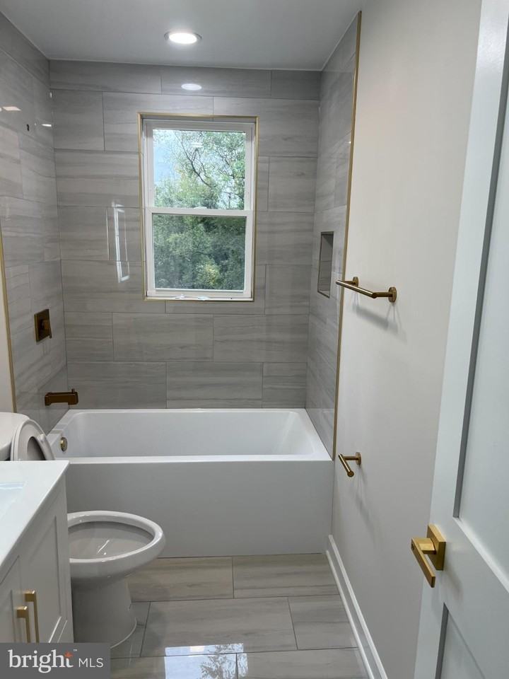 7103 Loch Raven Rd - Photo 3 of 14