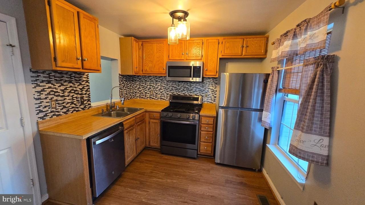 6565 Ronald Rd - Photo 5 of 20