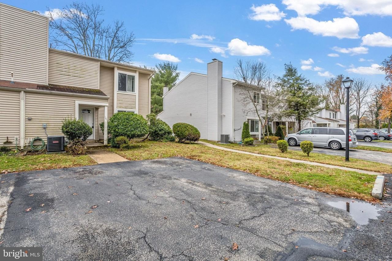 121 Aspen Ct - Photo 2 of 22