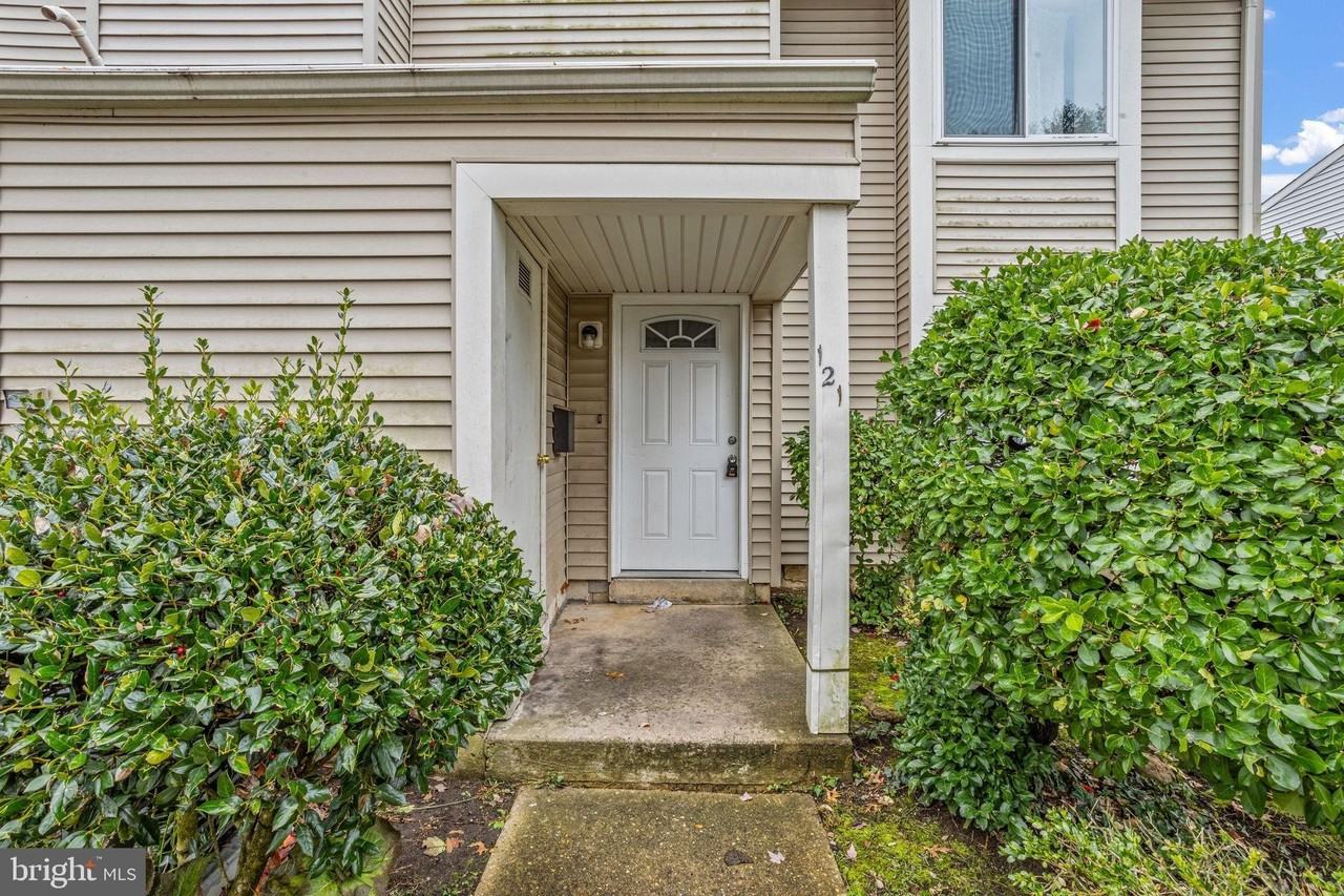 121 Aspen Ct - Photo 3 of 22