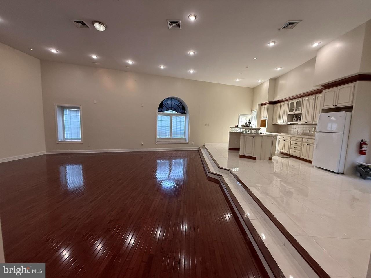 4 N Pearl St - Photo 7 of 25