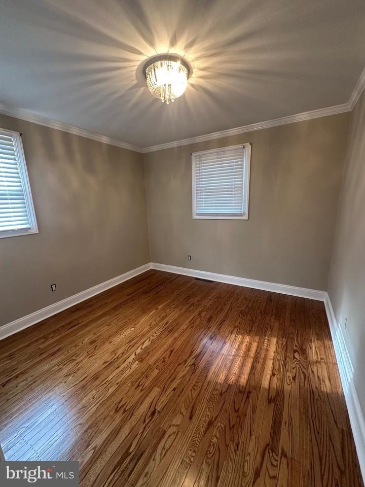 649 Miami Rd - Photo 3 of 11