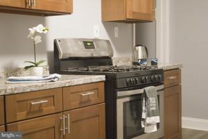 featured image of 936 Carteret Ave