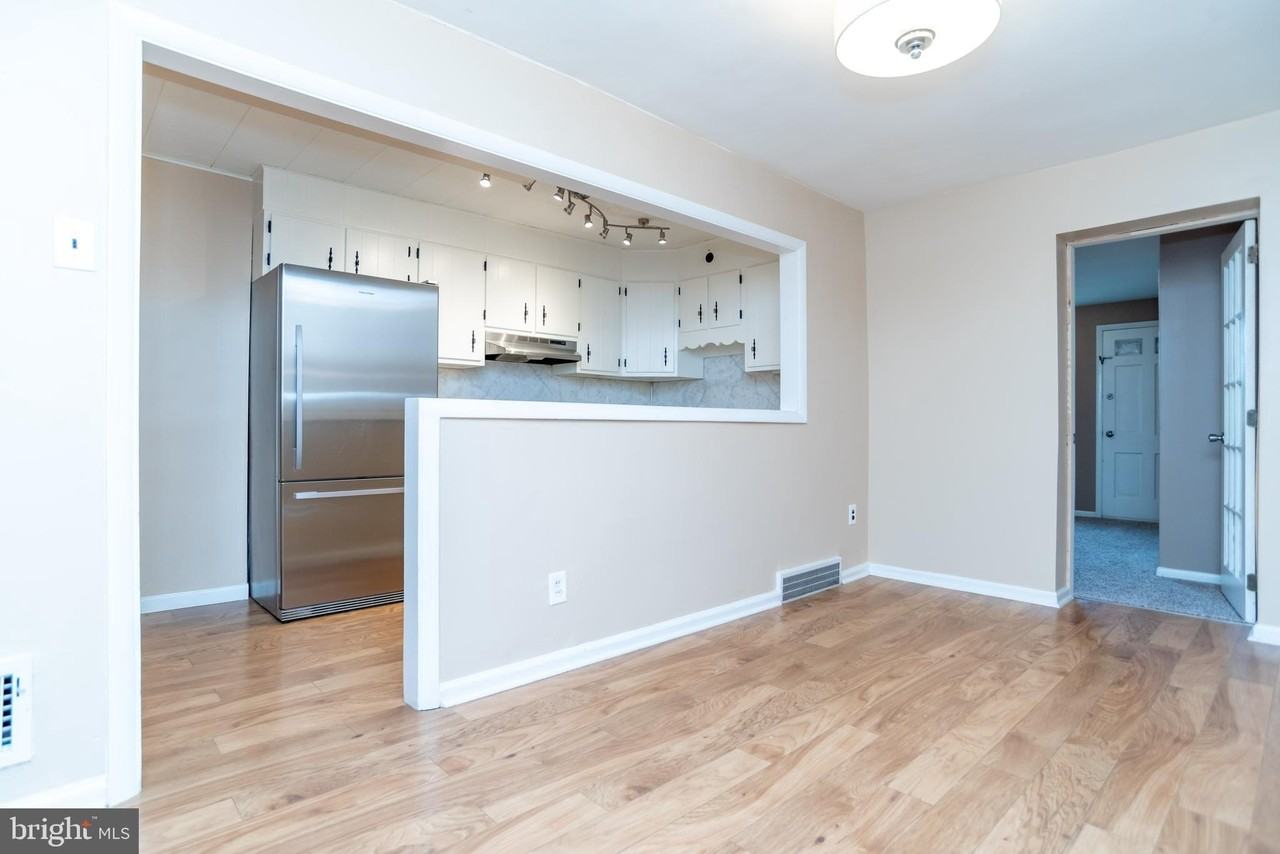 797 3rd Ave - Photo 6 of 39