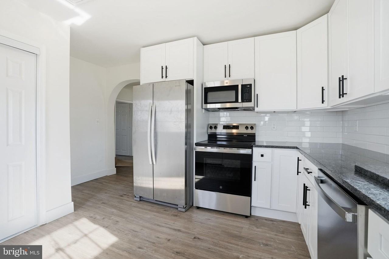 1942 Ford Rd - Photo 5 of 25