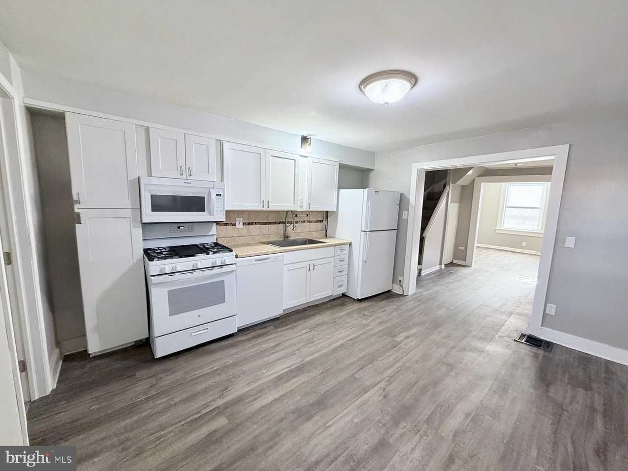 123 E Louther St - Photo 2 of 19