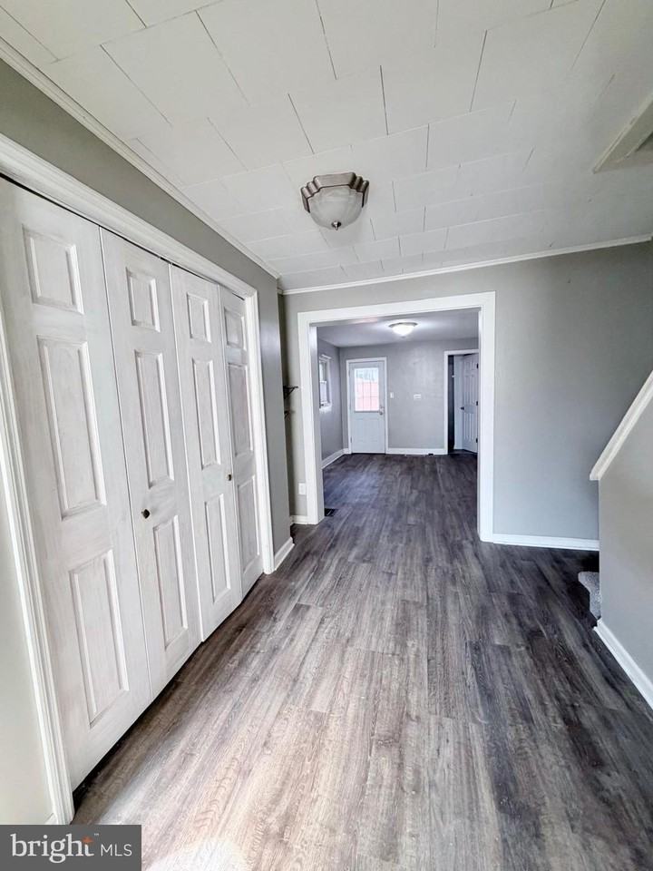 123 E Louther St - Photo 5 of 19