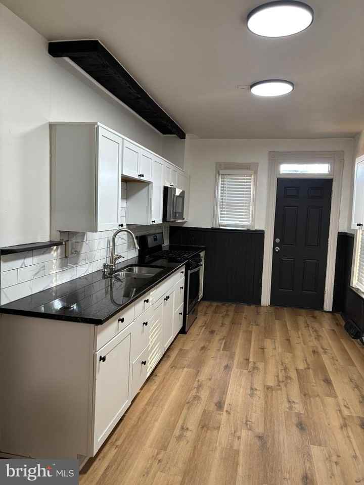 747 S Lime St - Photo 2 of 21