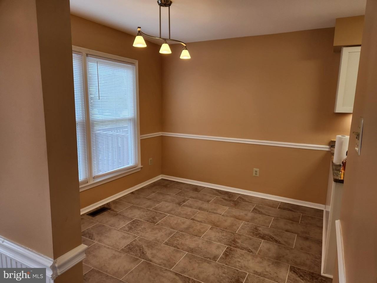 449 Oakmont Ct - Photo 6 of 28